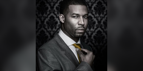 Robert Riley's headshot with a blurred background
